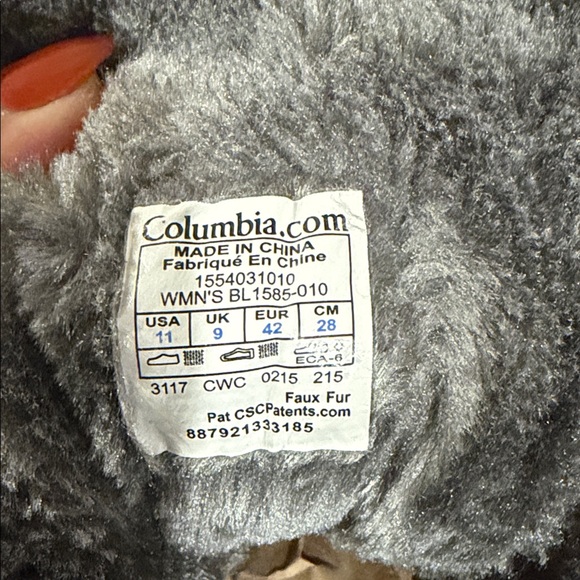 Columbia Women's Black Quilted Winter Boots - Picture 5 of 6